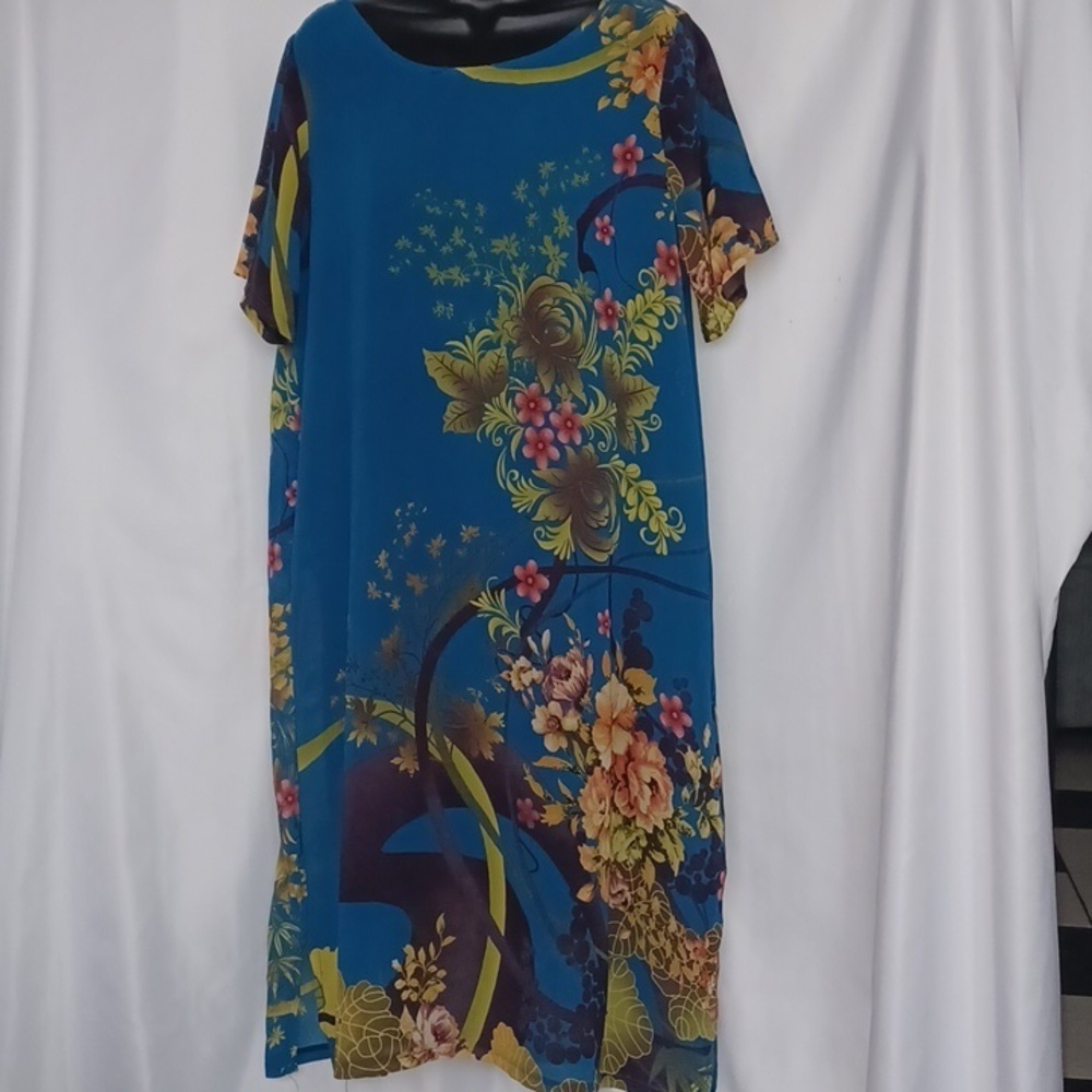 Super Cute Vietnamese Short Sleeve Dress size Xl. EUC, 22" Ptp, Lined,